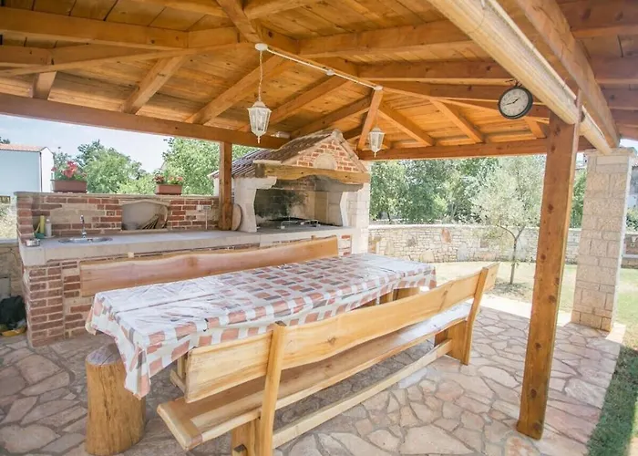 In Pore With Swimming Pool *