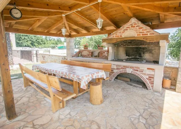 In Pore With Swimming Pool * Poreč