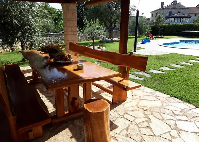 In Pore With Swimming Pool Holiday home