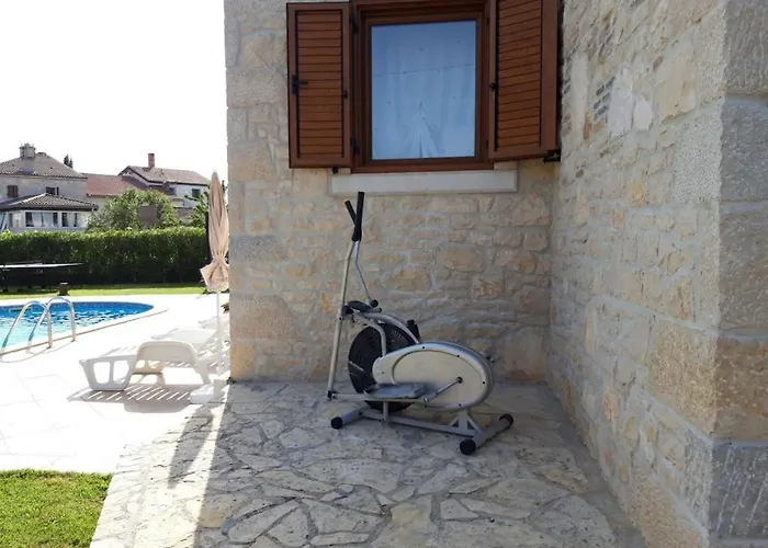 In Pore With Swimming Pool Holiday home