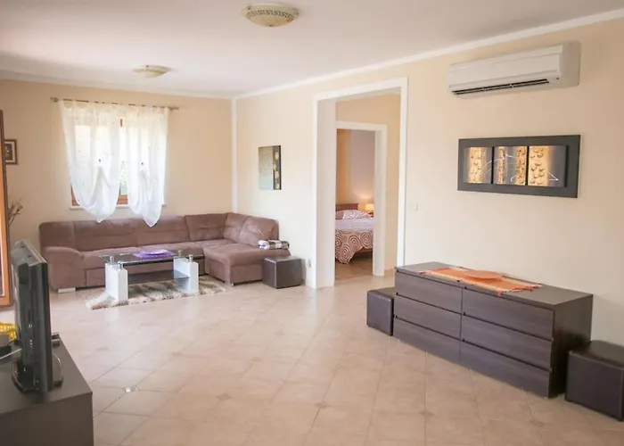 In Pore With Swimming Pool *