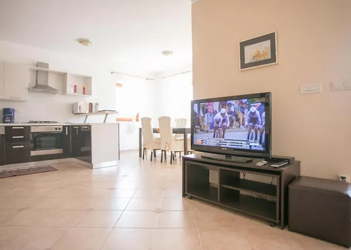 In Pore With Swimming Pool *