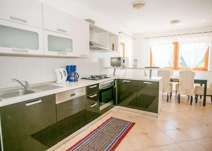 In Pore With Swimming Pool Poreč