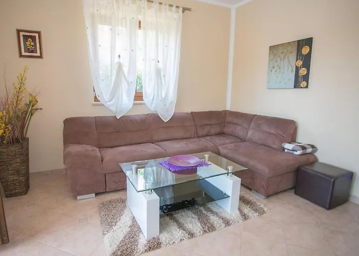 In Pore With Swimming Pool Σπίτι διακοπών *