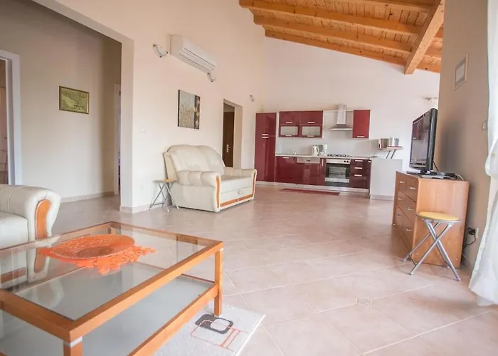 In Pore With Swimming Pool Σπίτι διακοπών Πόρετς