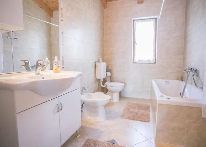 In Pore With Swimming Pool